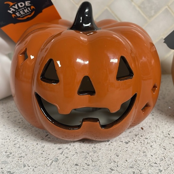 Hyde and Eek Halloween Decorations - Picture 3 of 10